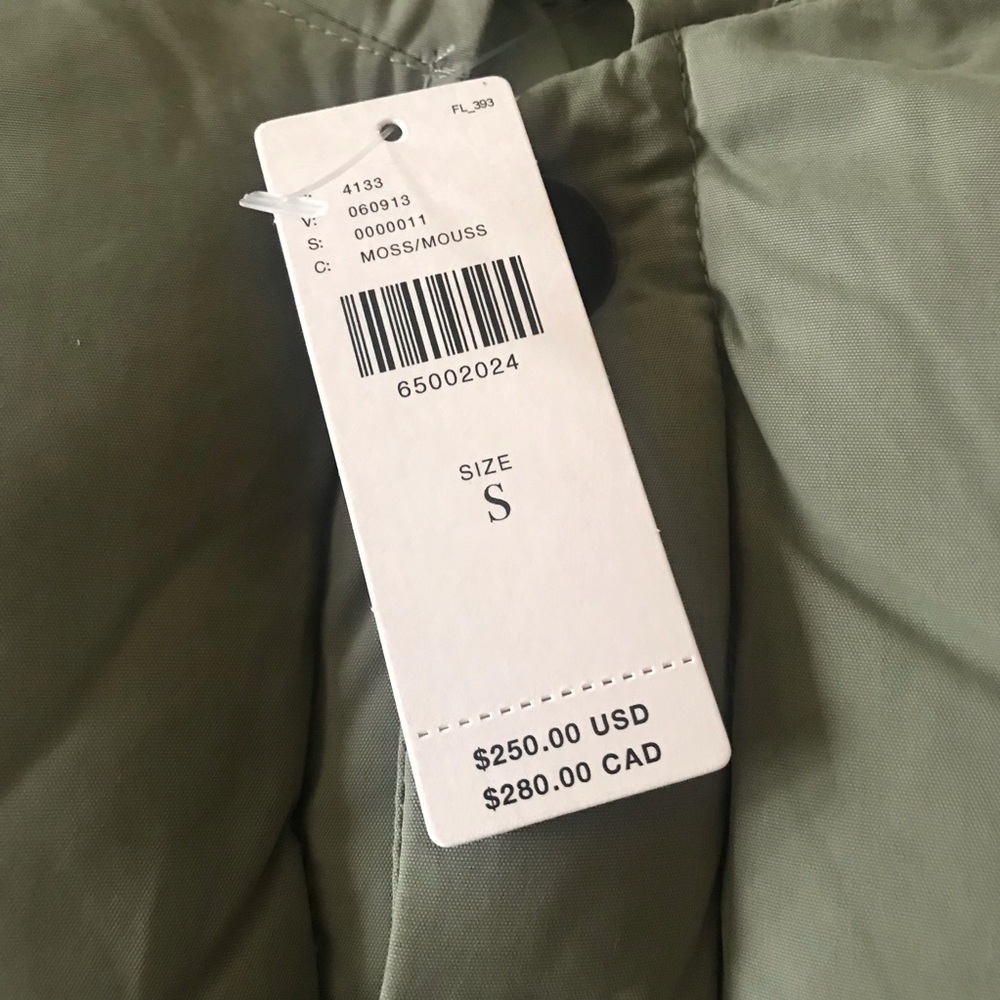 ONLY ONE LEFT!  NWT Anthropologie Oversized Puffer Coat. Moss color - Picture 6 of 11
